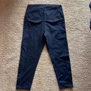 Zyia Black Crop Leggings